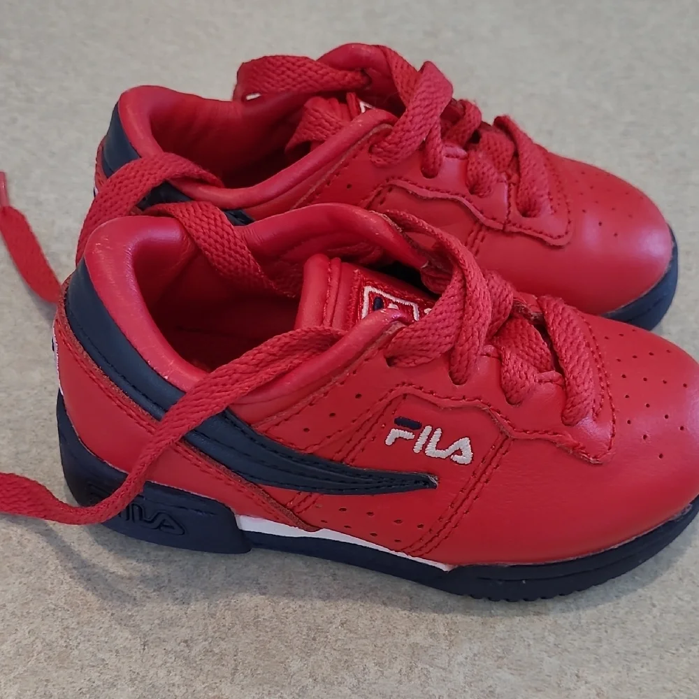 Fila Red Navy Toddler 6 Sneaker